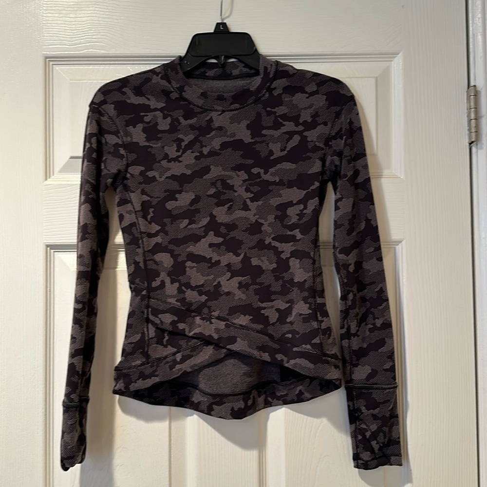 Lululemon top